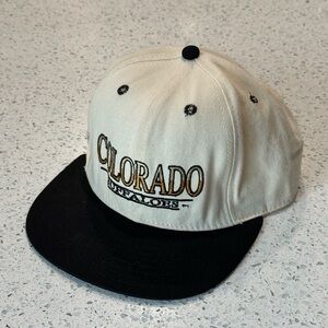 Vintage Colorado Buffalo Snapback Hat in Ivory/Black